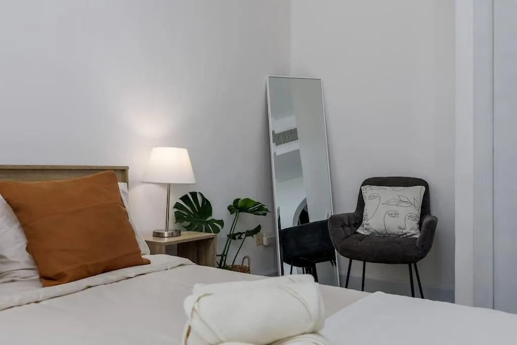 Waves Holiday Homes - Cozy & Fully Furnished Studio In Dubai Sports City Apartment