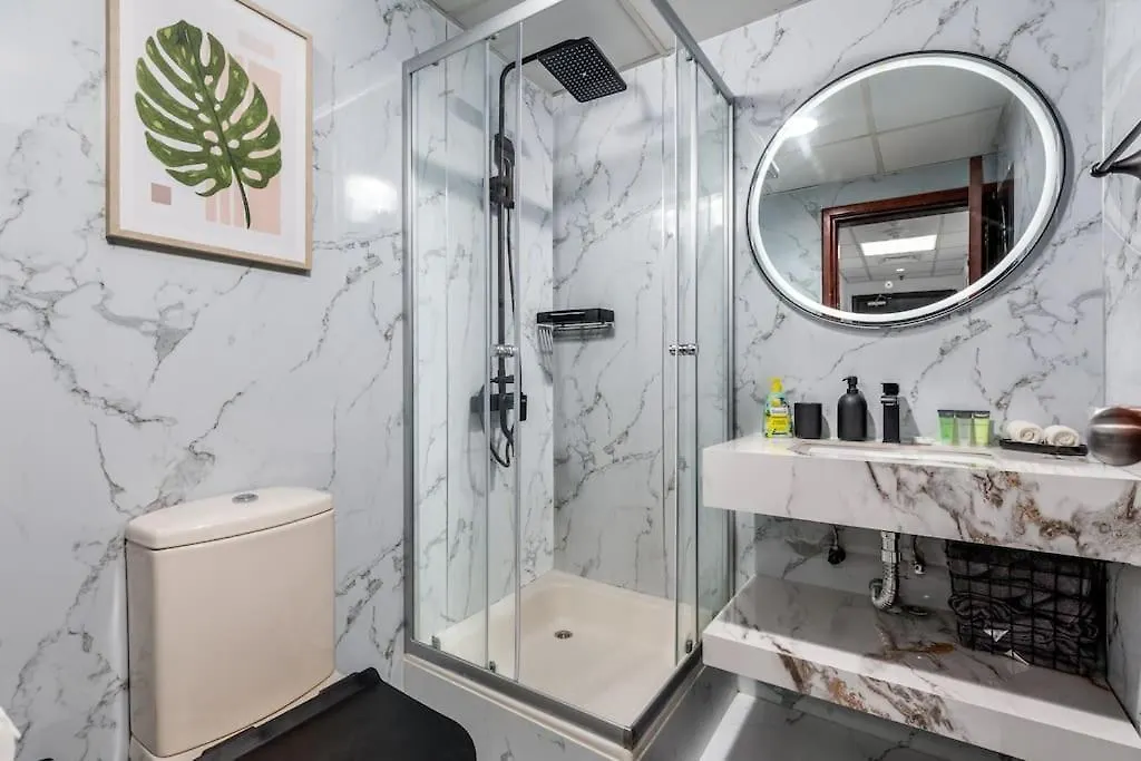 Waves Holiday Homes - Cozy & Fully Furnished Studio In Dubai Sports City United Arab Emirates