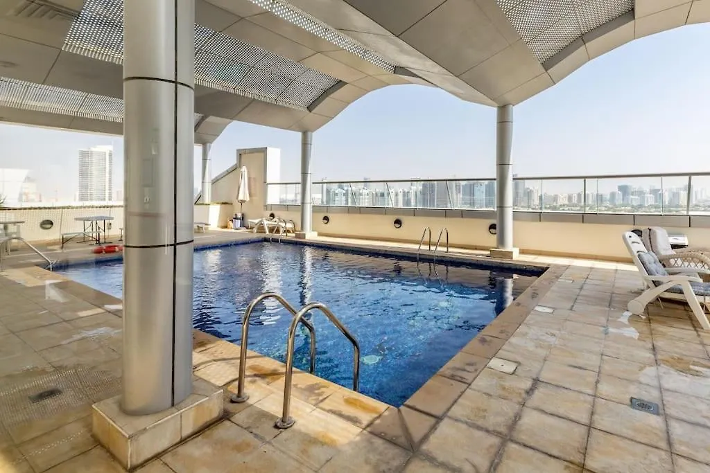 Apartment Waves Holiday Homes - Cozy & Fully Furnished Studio In Dubai Sports City